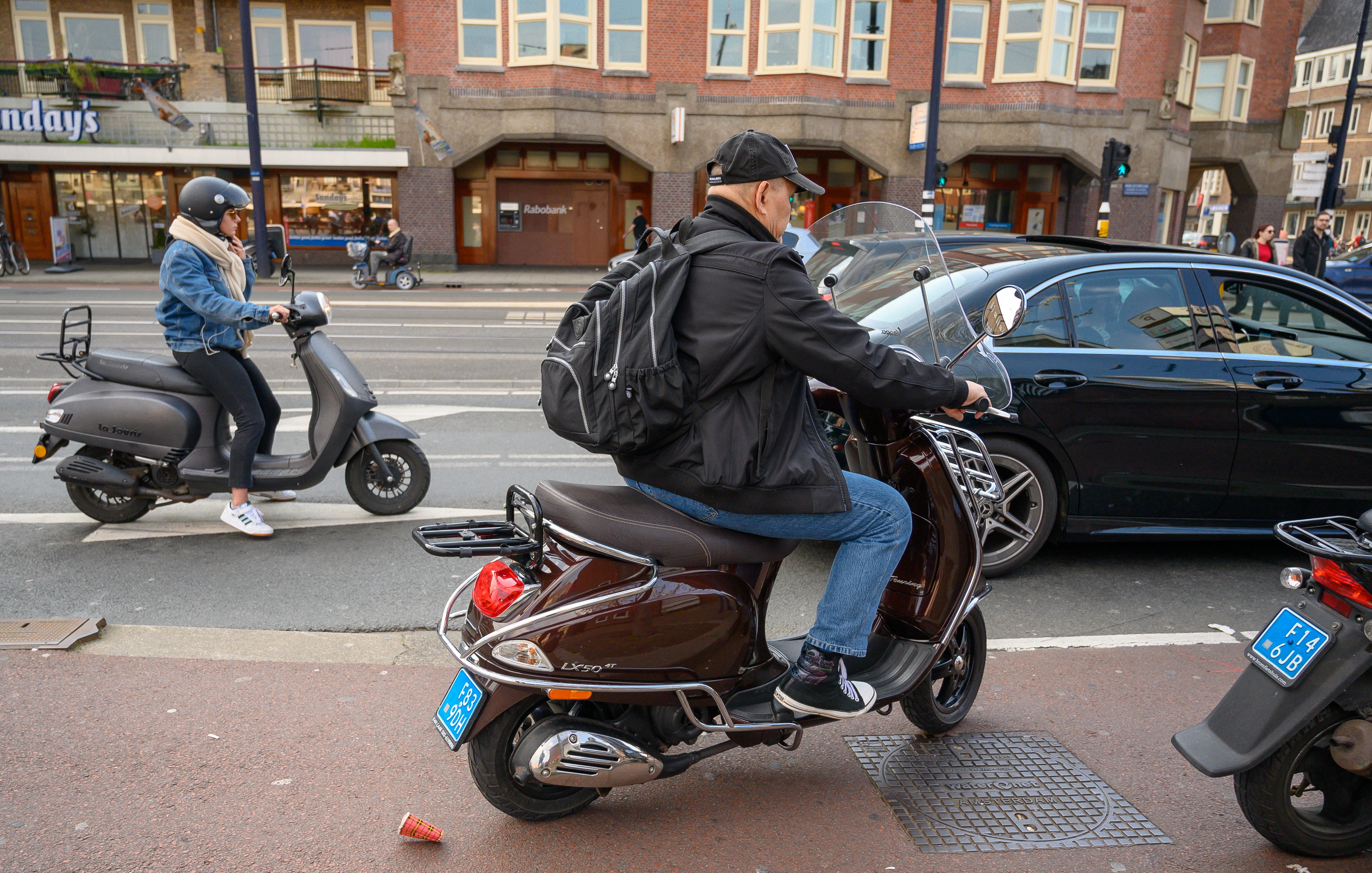 vervaldatum Dubbelzinnigheid Viool Nog één keer zonder helm op de scooter | Binnenland | Telegraaf.nl