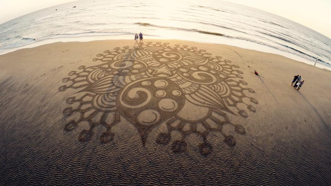 Kunst in het zand met | Haarlemsdagblad