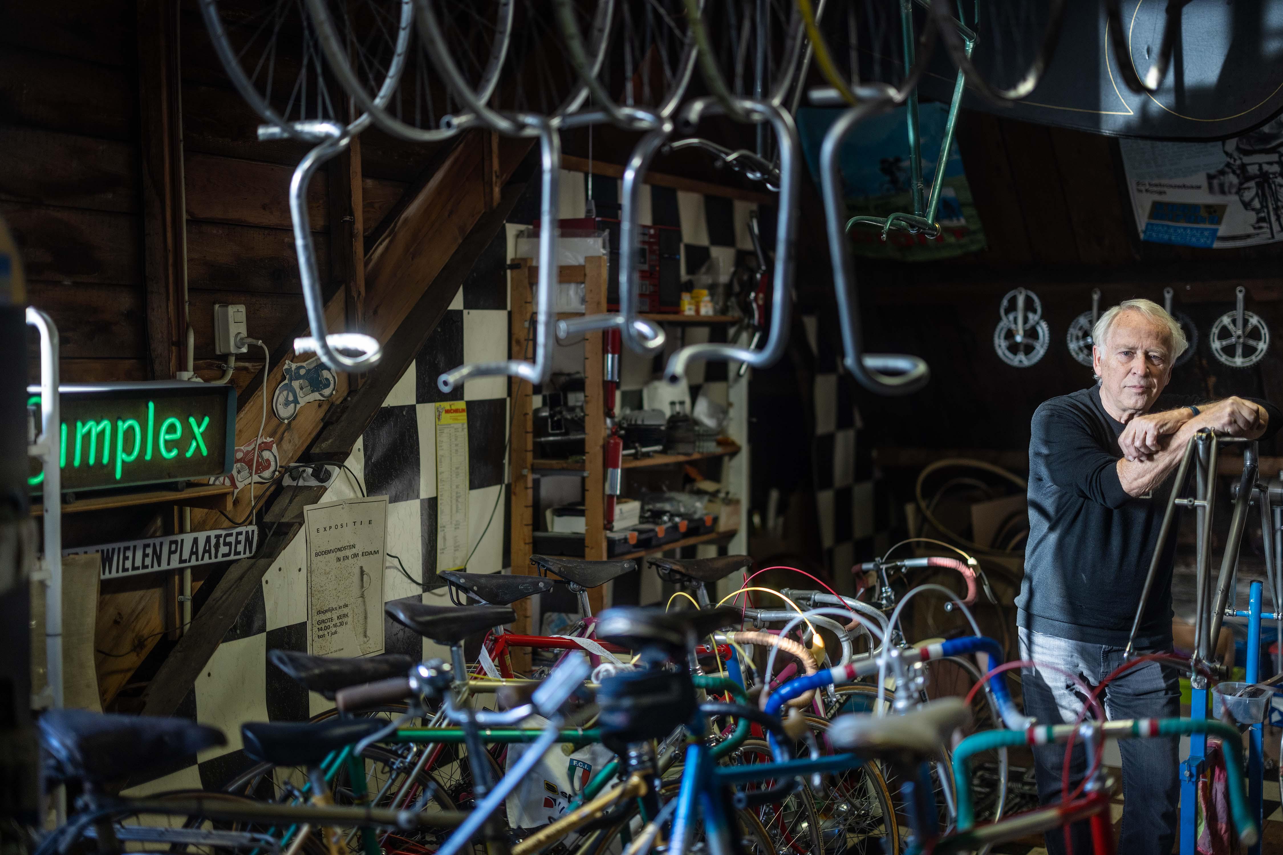 Watt servet functie Zeventig jaar wielerhistorie op de Kaasmarkt in Purmerend: 'Wat heb ik aan  geld als ik die fiets niet meer heb om van te genieten?' |  Noordhollandsdagblad