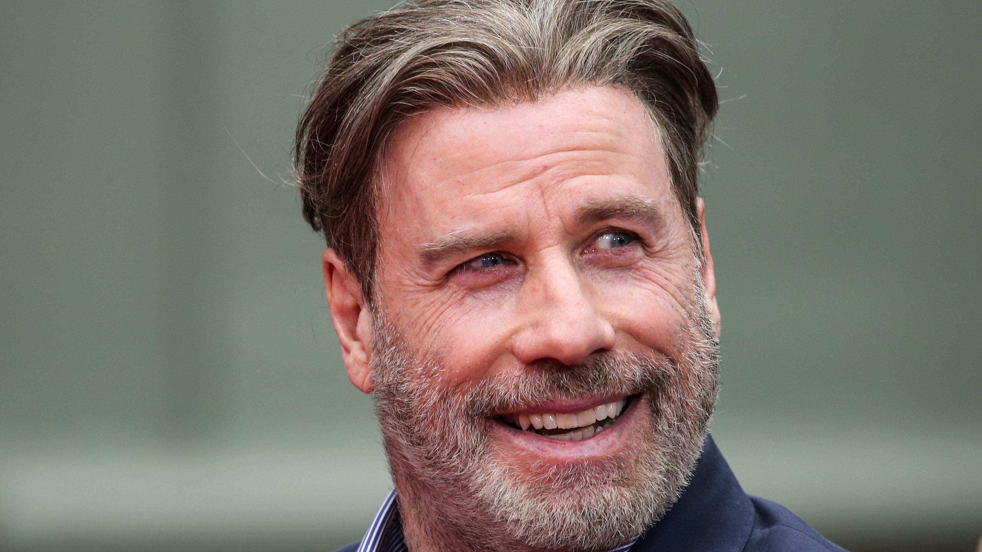 Ik heb een contract gemaakt Afvoer stimuleren John Travolta toont kaal hoofd | Entertainment | Telegraaf.nl