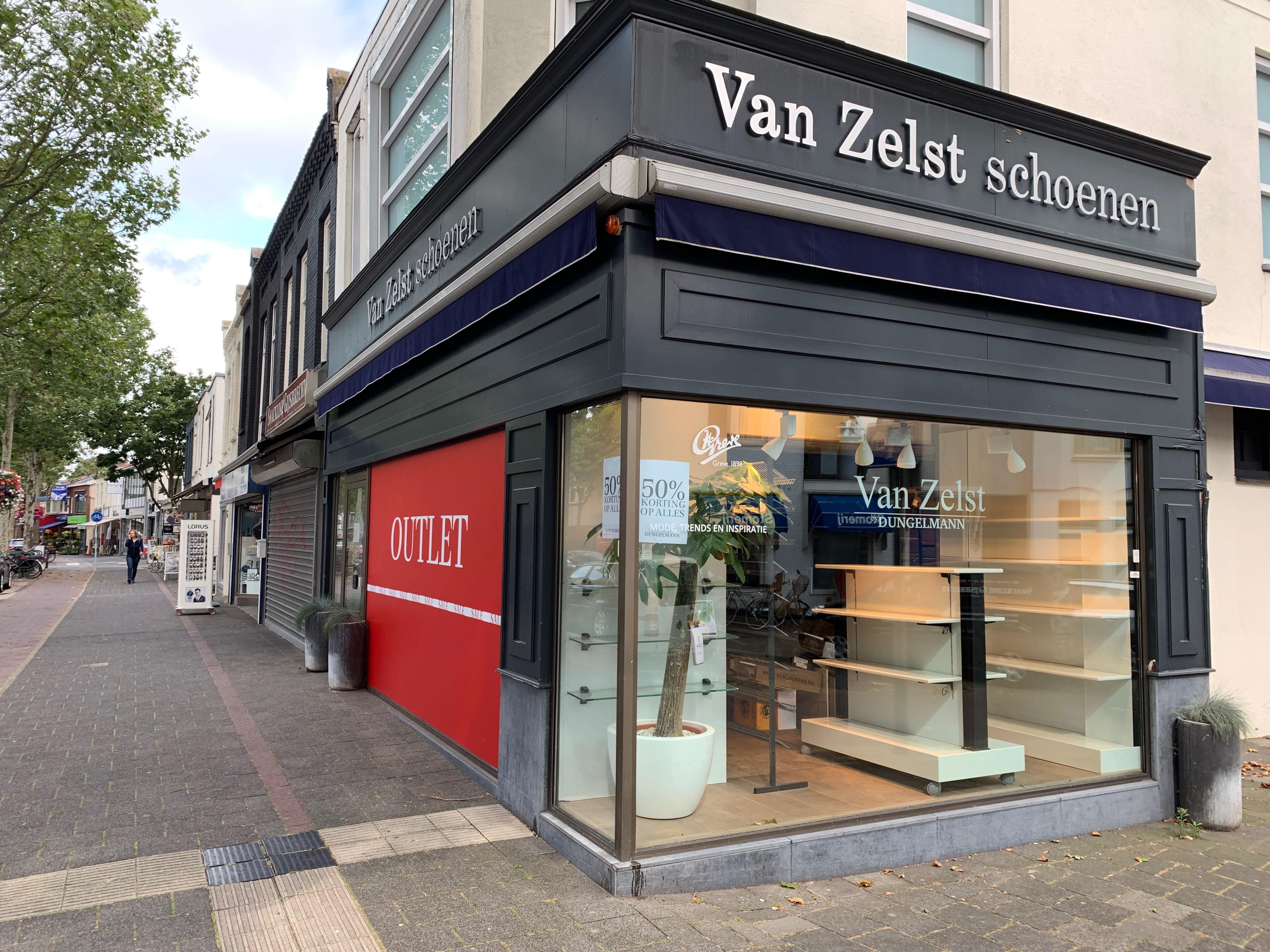 Posters Bijdrager ontbijt Bekende schoenenzaak Van Zelst in Hilversum dicht: hopen op doorstart |  Gooieneemlander