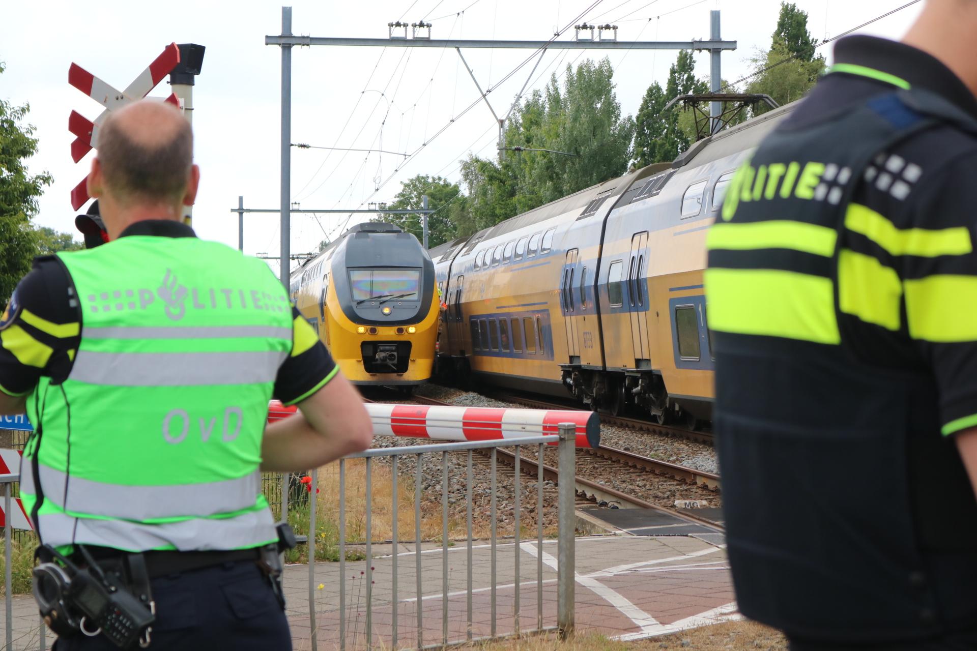 Geen treinen tussen Haarlem en Leiden door aanrijding; meer
