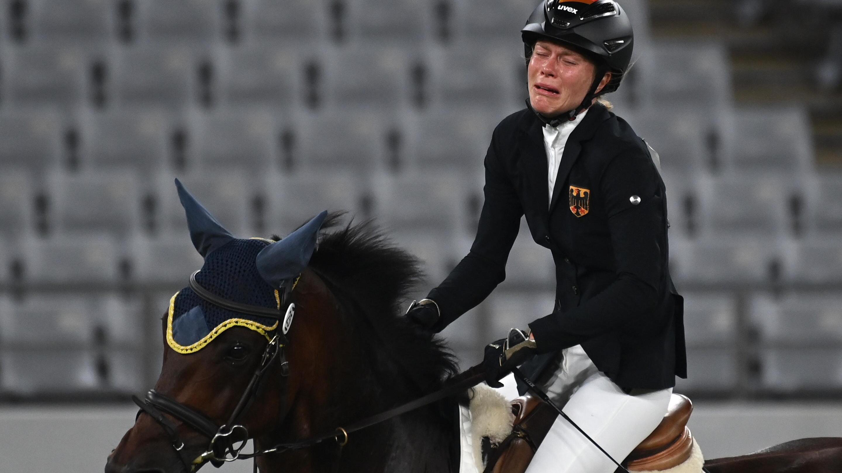 een schuldeiser Opnieuw schieten rijstwijn Coach verbannen uit Tokio na mishandeling paard: 'Raak hem hard!' | Sport |  Telegraaf.nl