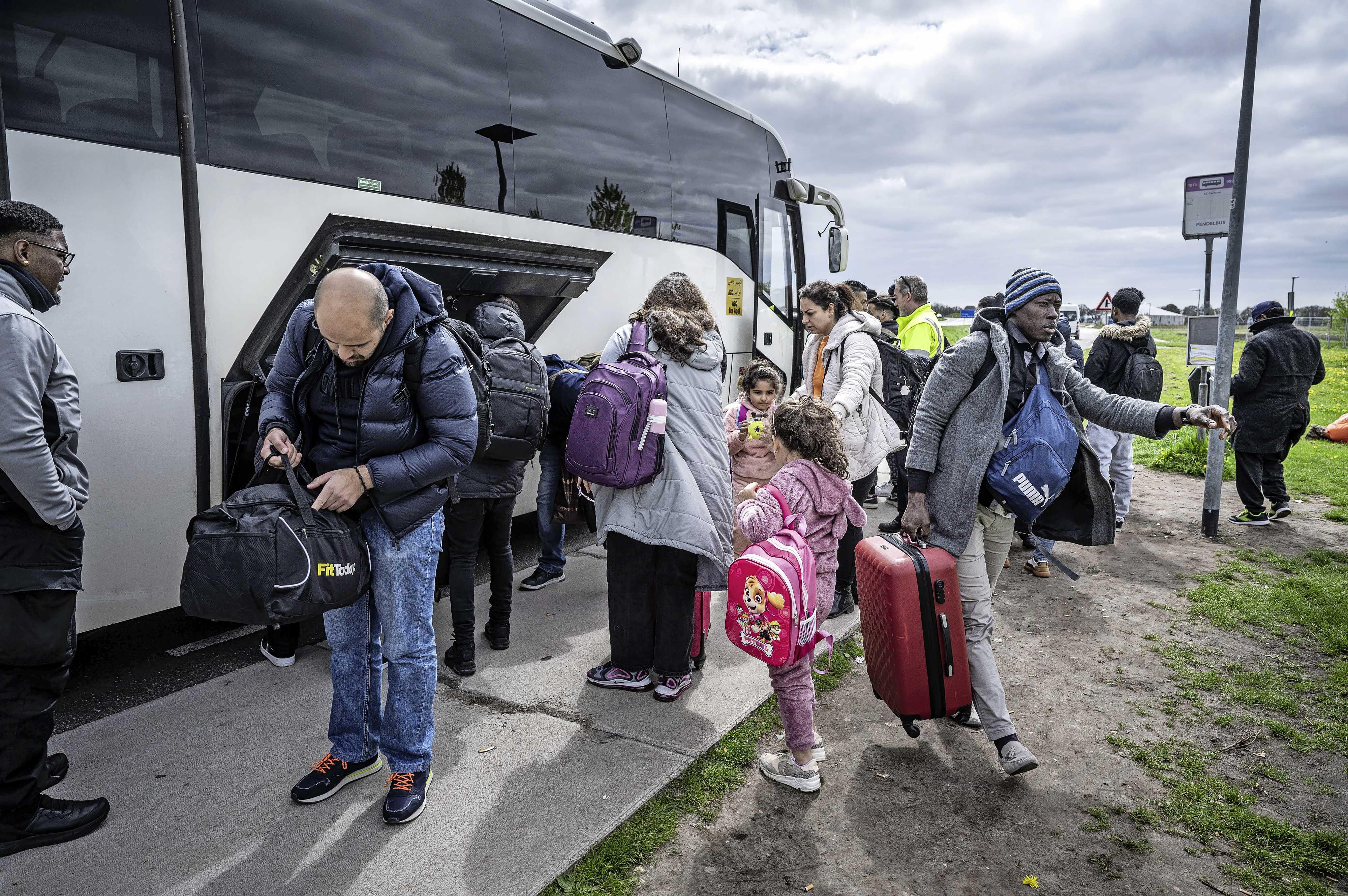 CDA-bestuurders luiden noodklok over asielopvang Het systeem is vastgelopen Binnenland Telegraaf.nl