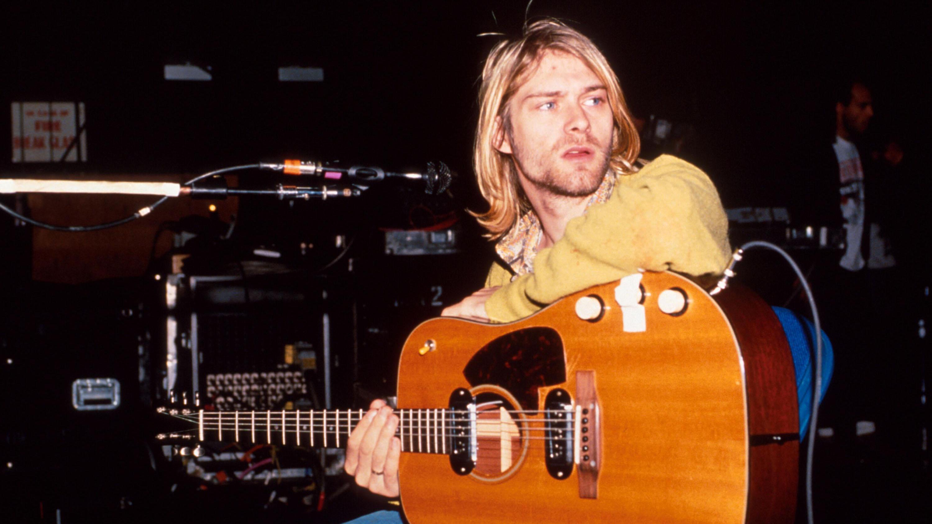 Super goed mozaïek jeans Gitaar Kurt Cobain voor 5,3 miljoen euro verkocht | Entertainment |  Telegraaf.nl