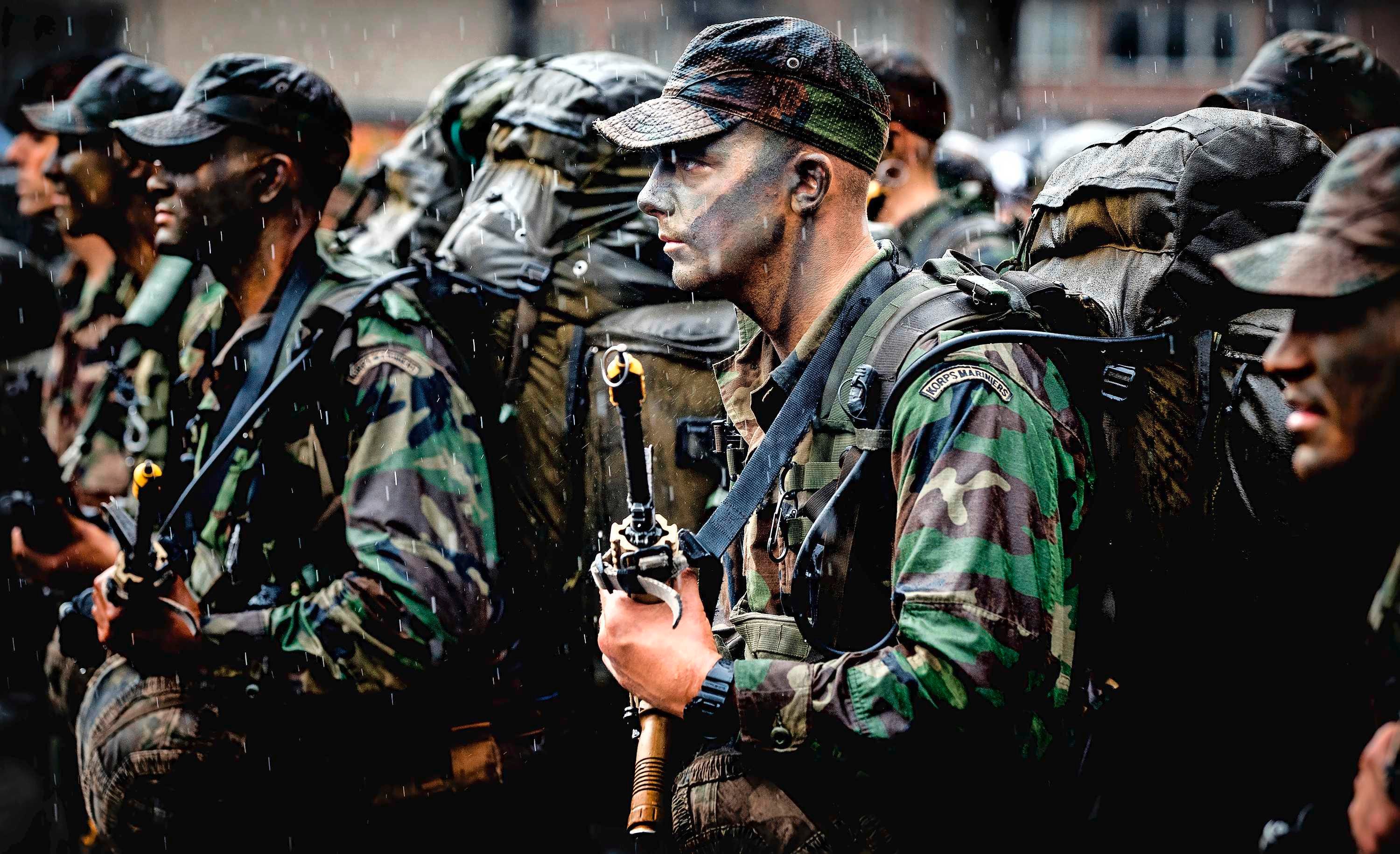 Denken Op de een of andere manier Zuinig Mariniers zonder radio's en punt 50 machinegeweren op missie naar Irak |  Binnenland | Telegraaf.nl