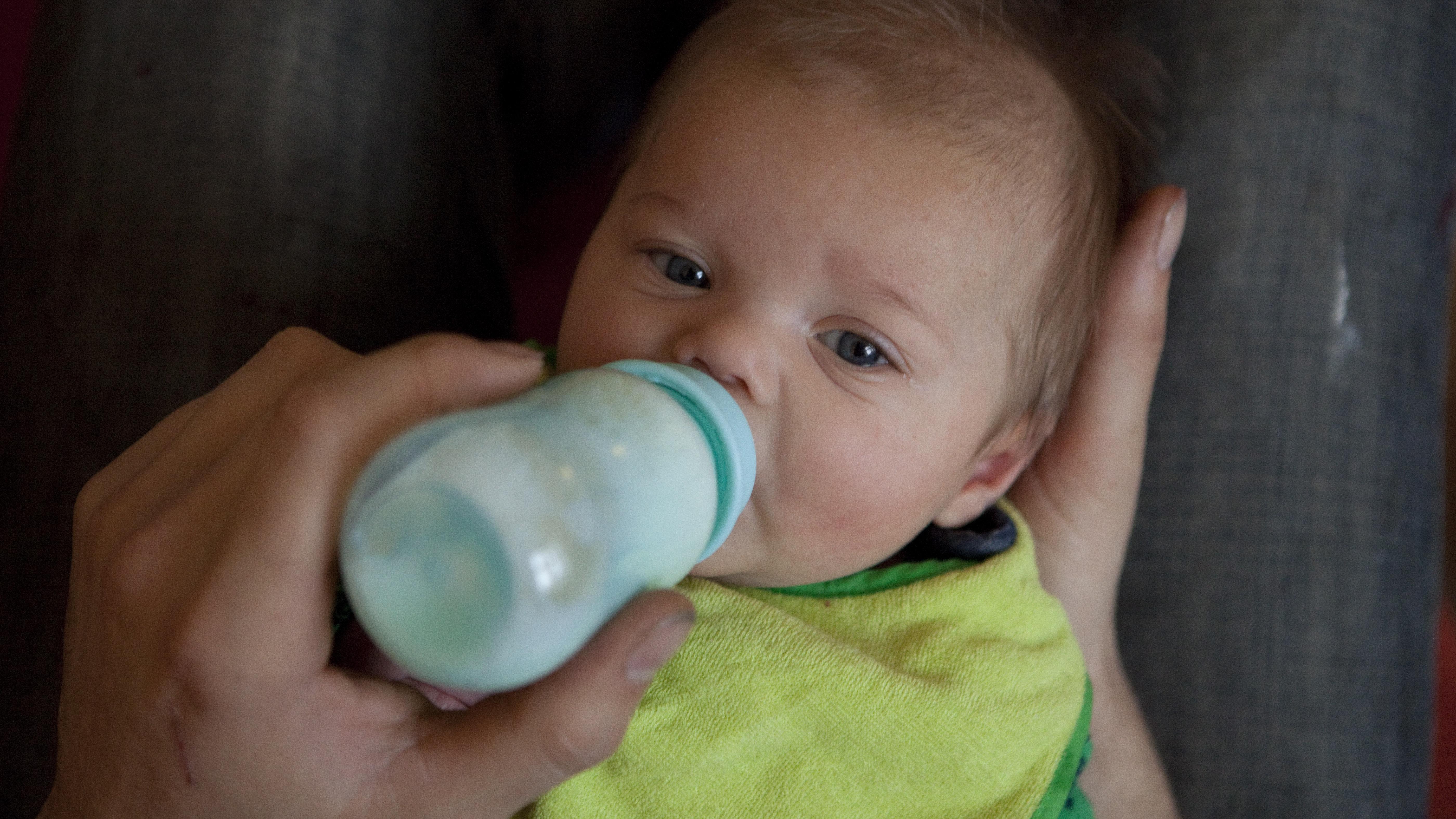 In Babymelk Zitten Schadelijke Olieresten Binnenland Telegraaf Nl