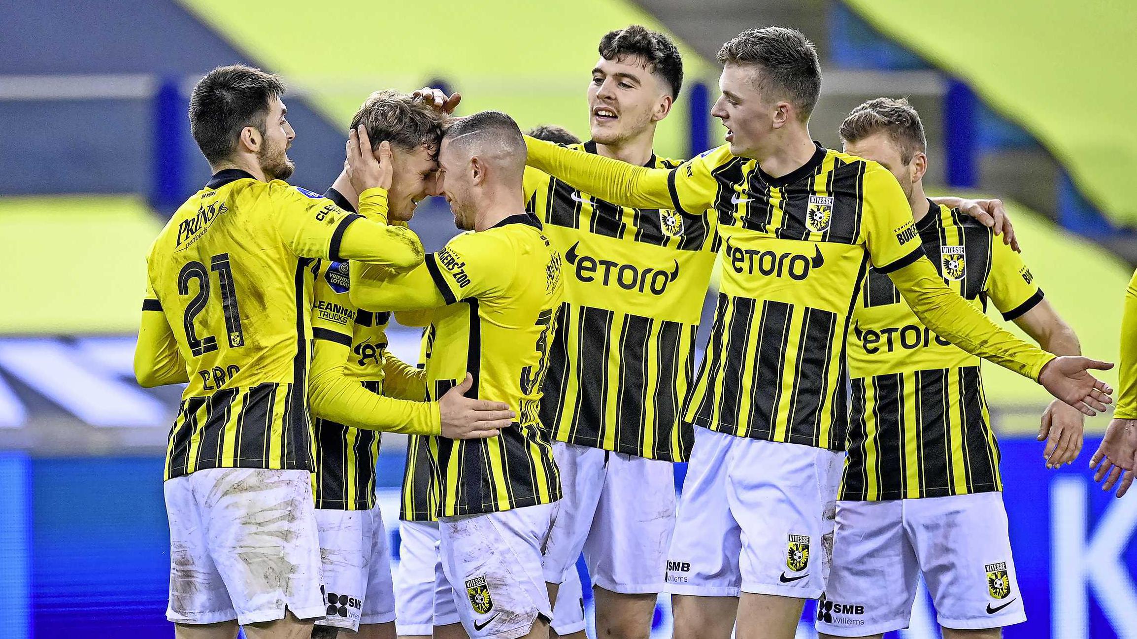 zeevruchten Omzet Dwingend Wondergoals leiden Vitesse in beker langs Sparta, AZ wint overtuigend van  Heracles | Voetbal | Telegraaf.nl