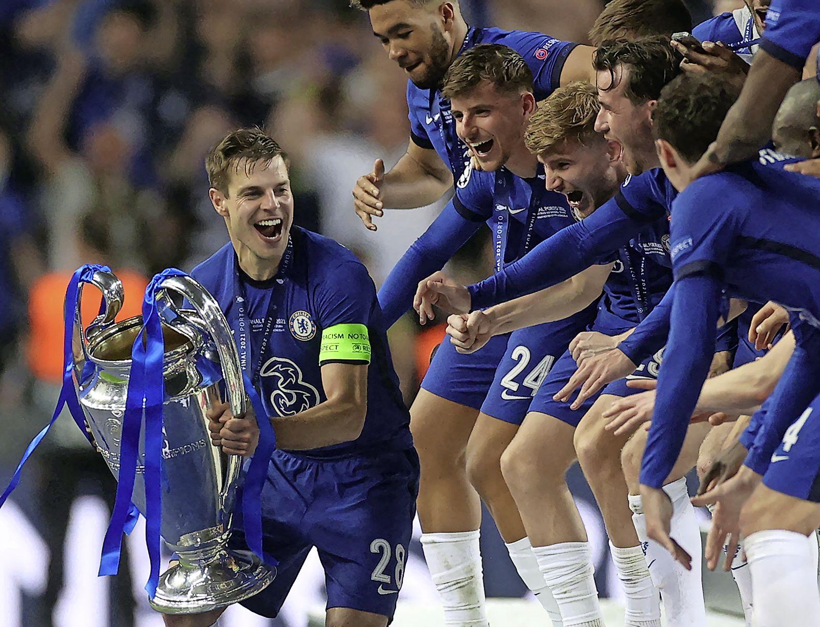 Lees Hier Onze Verhalen Over Het Ek Voetbal 21