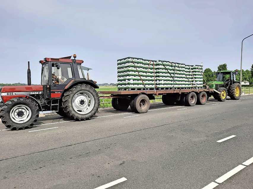 Vrienden slaan nog even in: 6000 euro aan bier op de tractor | Binnenland |  Telegraaf.nl