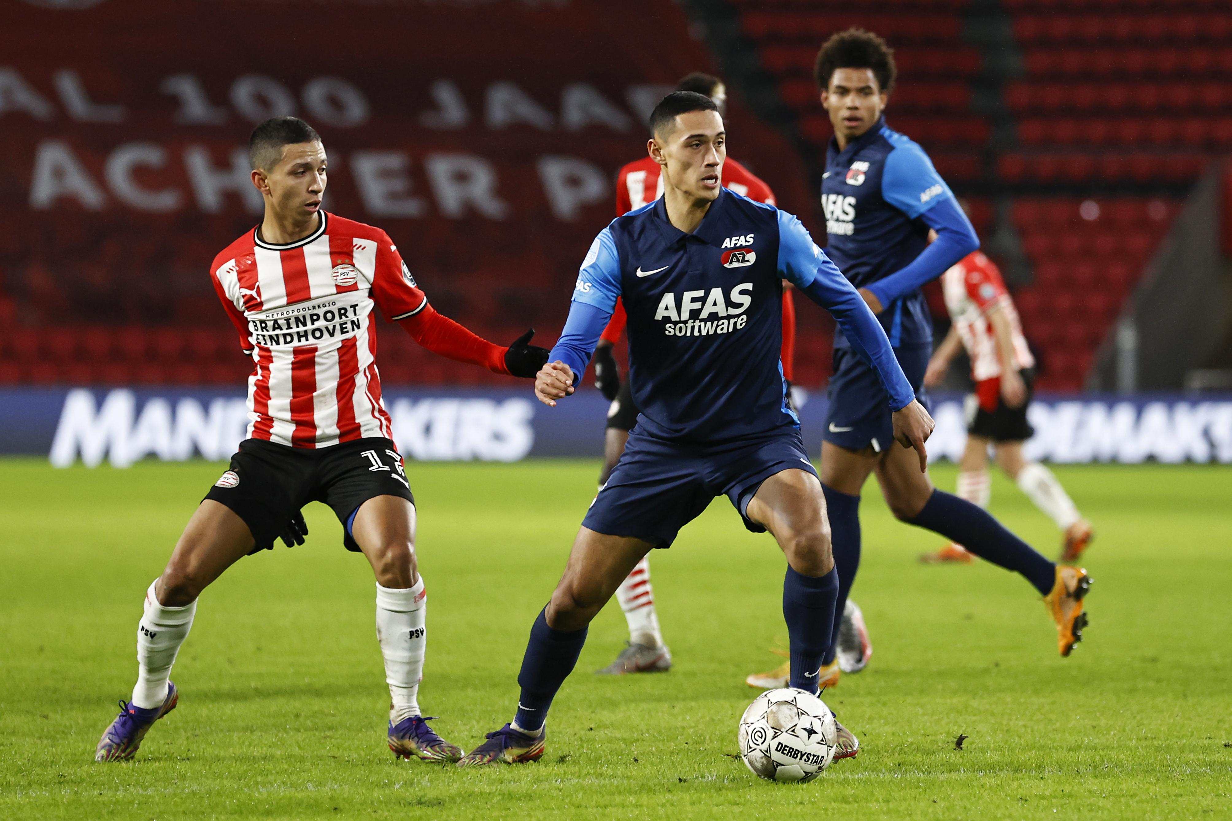 Waarom AZ tegen Feyenoord opeens in het 'tenue van het ambulancepersoneel'  speelde | Noordhollandsdagblad