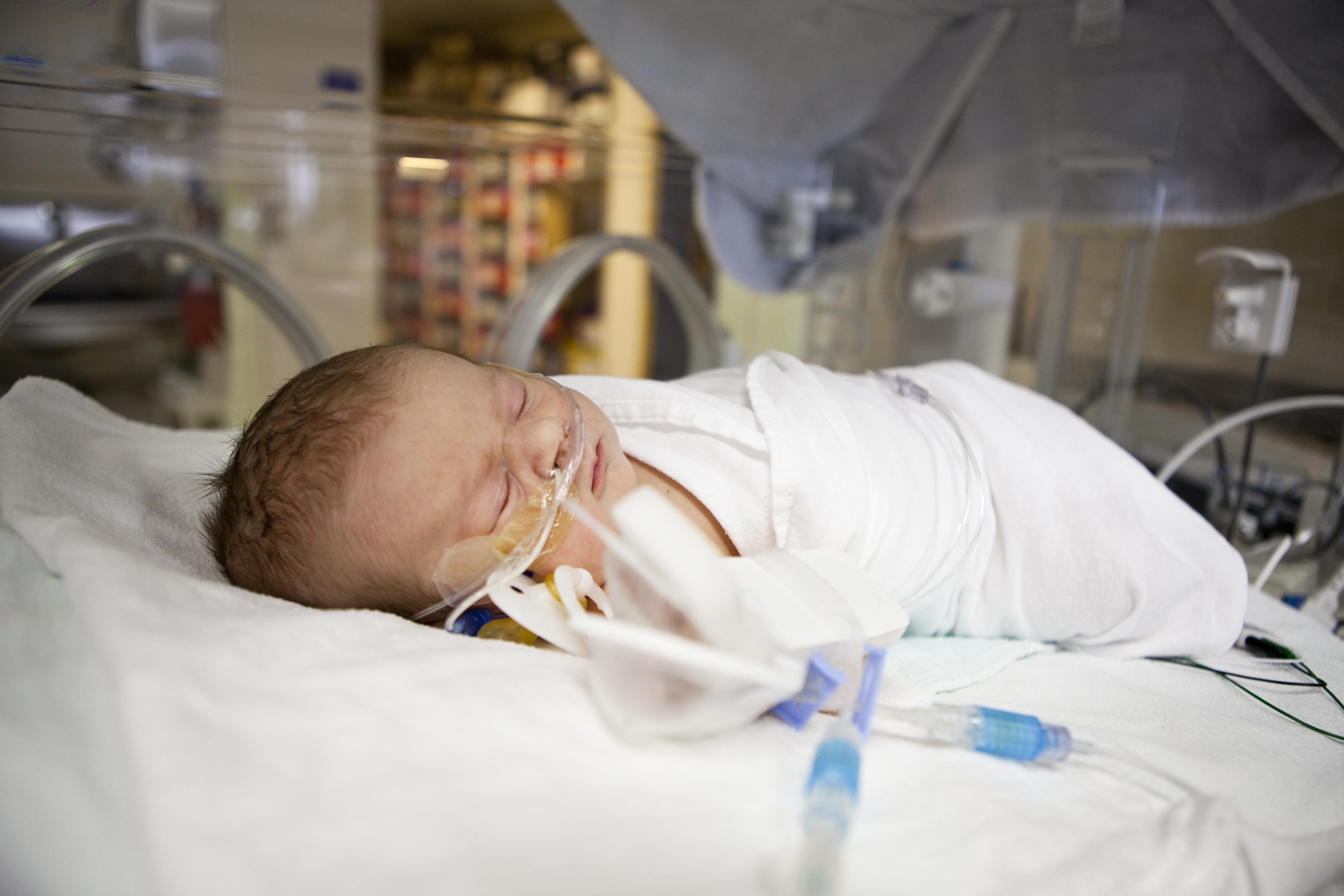 Пневмония у новорождённых детей