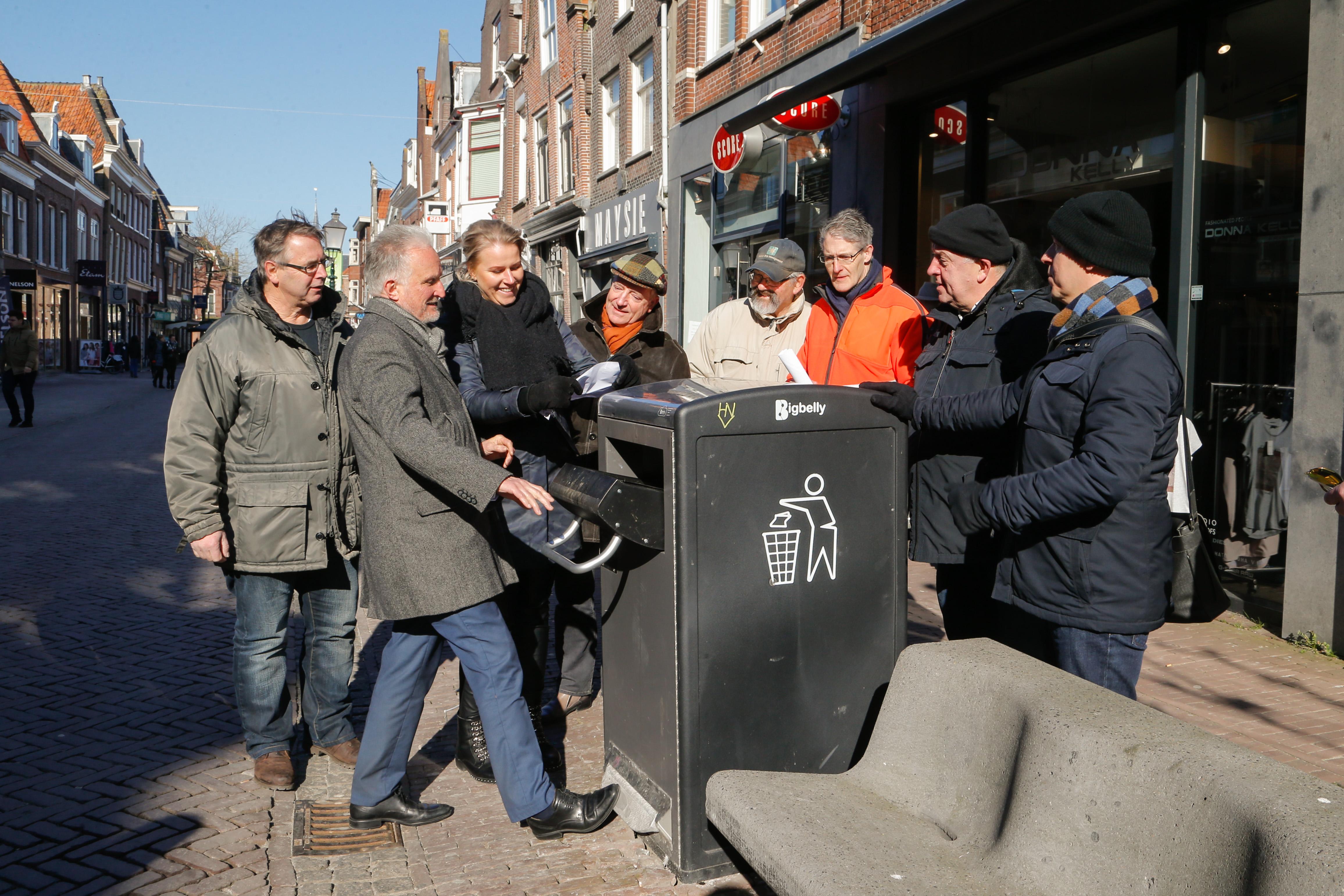 monster Razernij Verbinding Einde aan uitpuilende afvalbakken in Hoorn | Noordhollandsdagblad