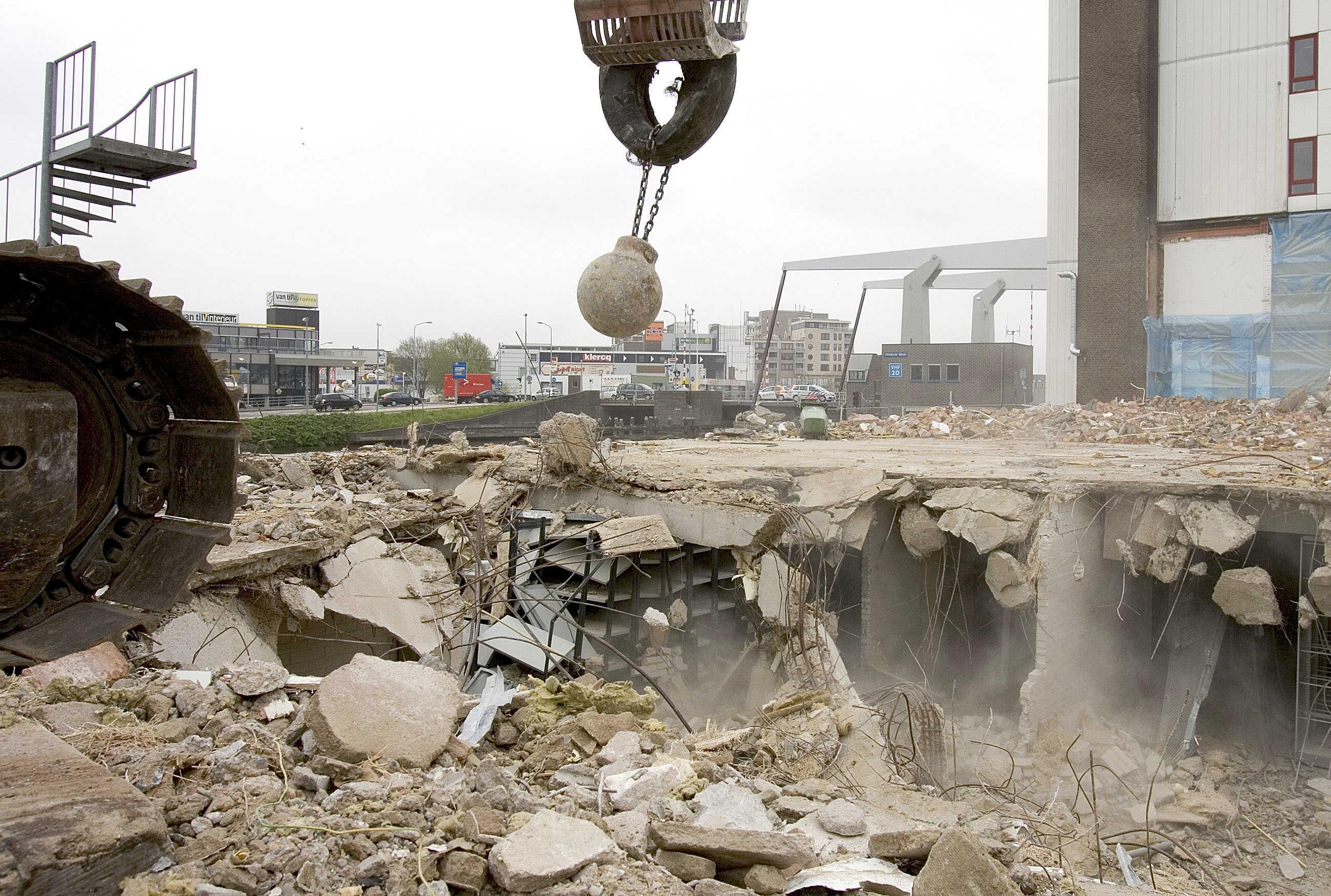 Woningen slopen of renoveren/isoleren? Iedereen is het eens: 'Bied eerst  rust en veiligheid' | Noordhollandsdagblad